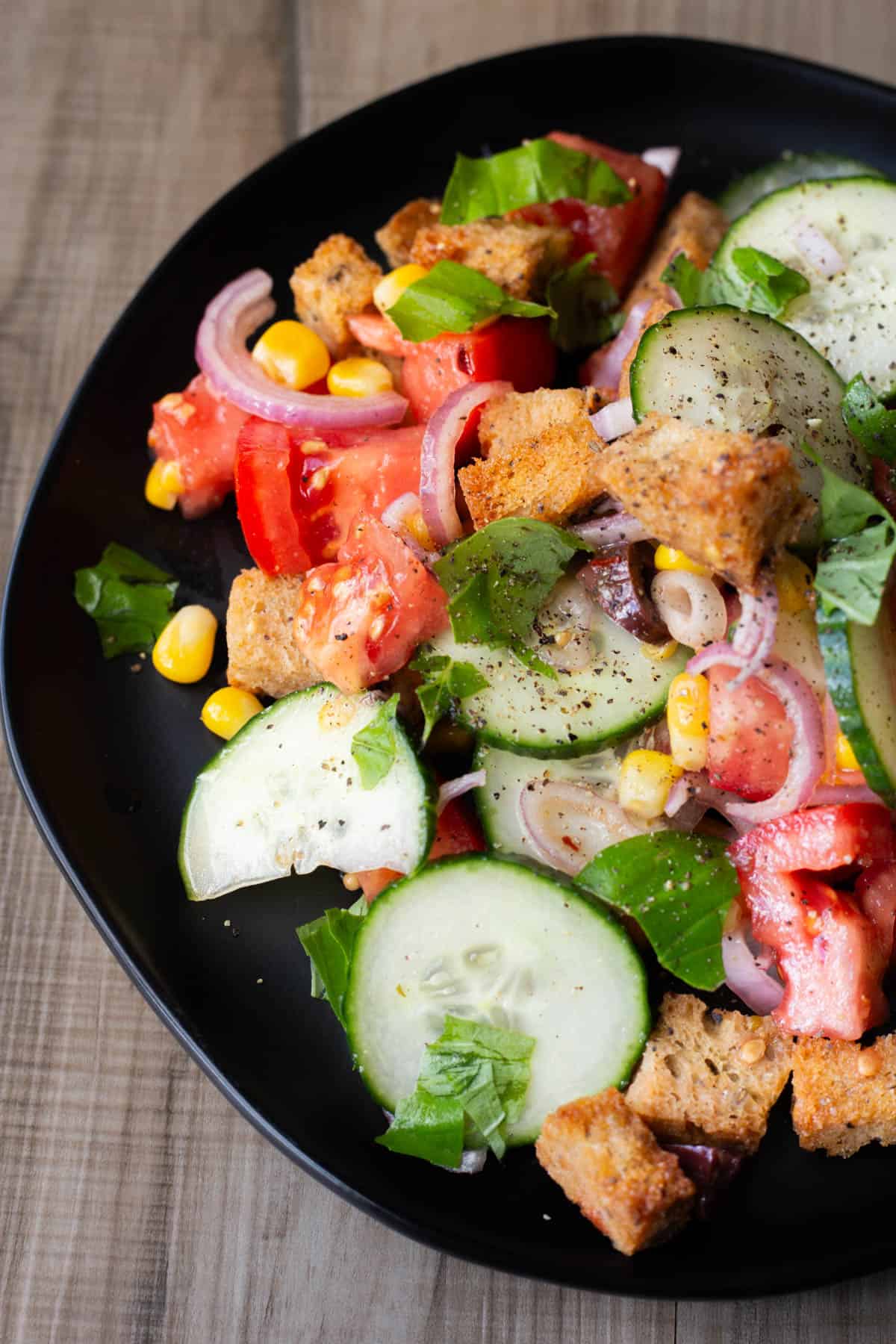Easy Summer Panzanella: Fresh Flavors & Tuscan Tradition
